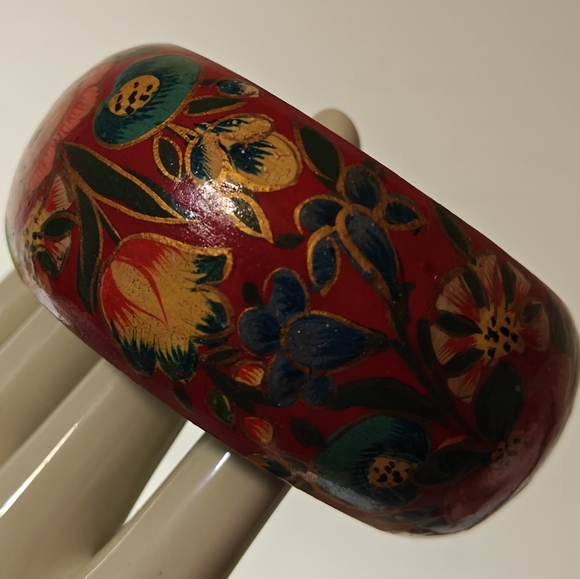 Hand-Painted Red Floral Chunky Bangle Bracelet - Picture 9 of 12